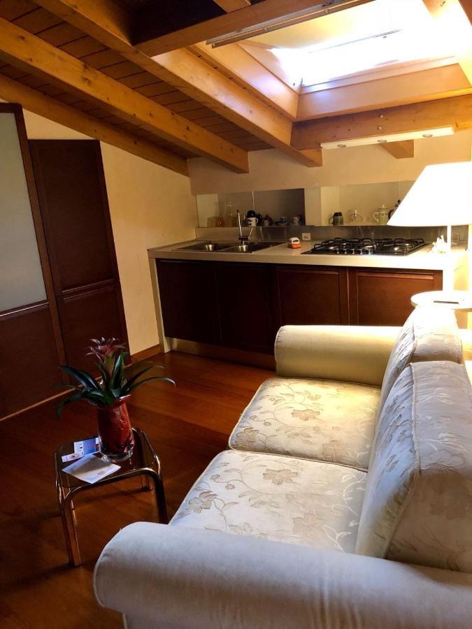 Il Sasso Bianco Bb Leilighet Comerio Eksteriør bilde